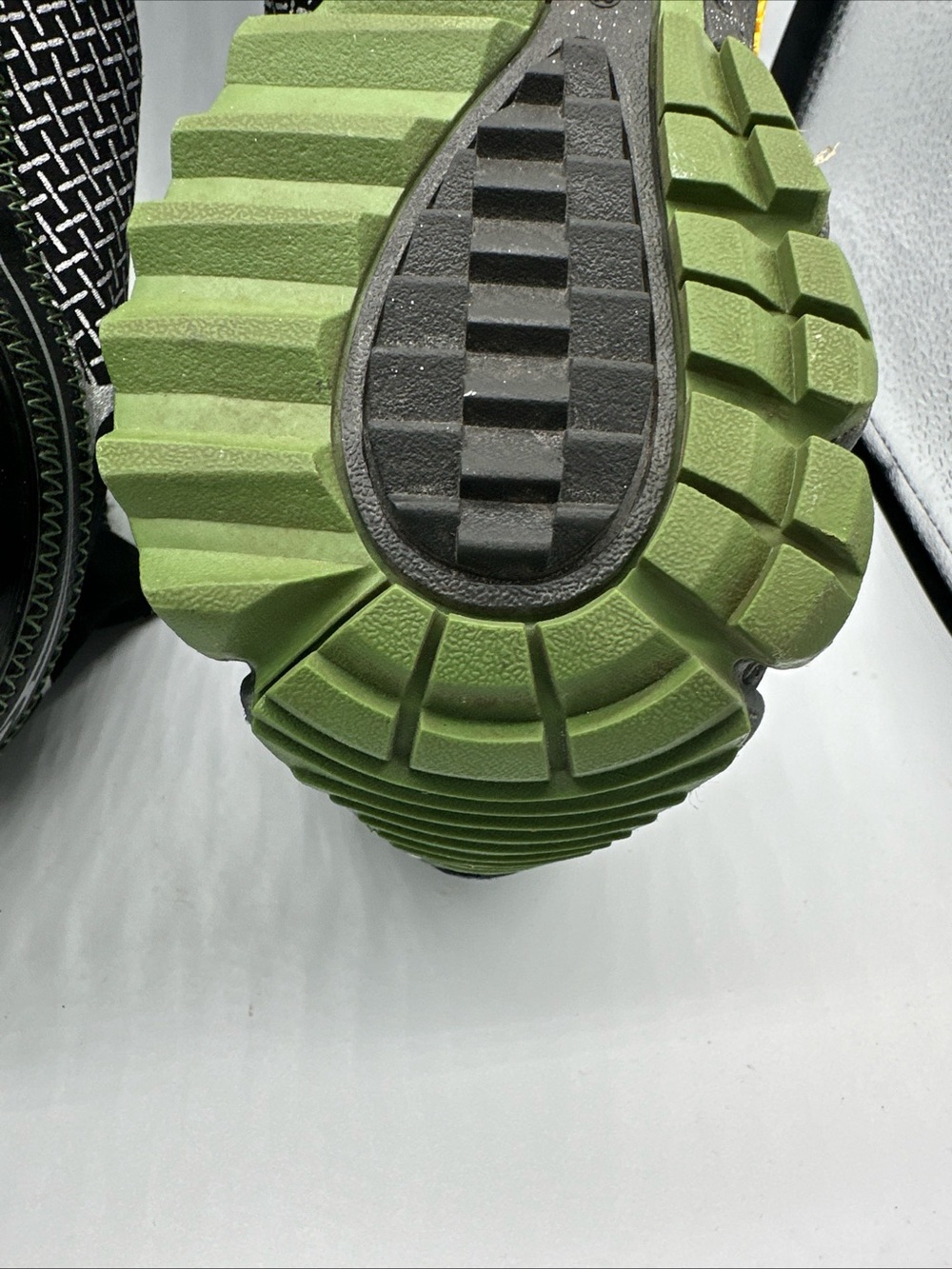 Saucony Men’s Black & Green Razor Trail Shoes with Ankle Strap - Picture 8 of 8